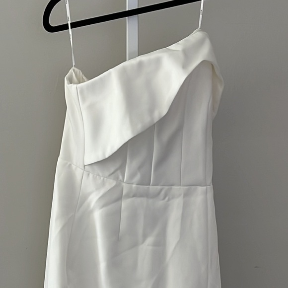 ELLIATT Agatha Dress in Ivory - Picture 6 of 14
